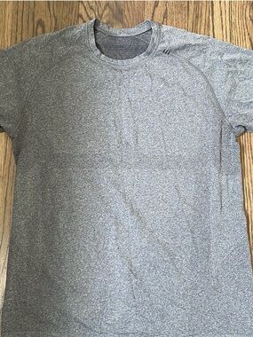 Lululemon Men's Gray Short-Sleeve Metal Vent